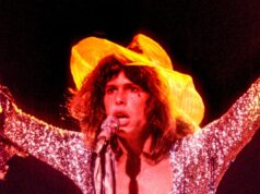 Steven Tyler, do Aerosmith, conheceu uma mulher no final dos anos 1960, e você pode ouvir como ela o inspirou com sua voz.