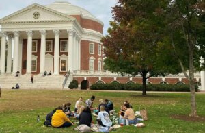 A administração Trump processou a Virgínia por causa das mensalidades estaduais para imigrantes ilegais