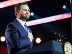 JD Vance diz que o movimento America First rejeita o teste de pureza no AmericaFest