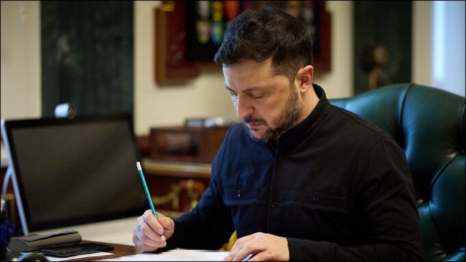 zelenskyy-2025-11-975557e1d10133e1e425bf617f040d9e-16x9.jpg
