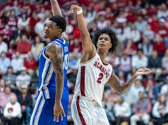 Aiden Holloway marca 26 pontos para liderar o Kentucky na 14ª posição do Alabama por 89-74