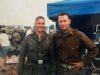 Imagens inéditas mostram Tom Hanks e Steven Spielberg filmando no set de O Resgate do Soldado Ryan