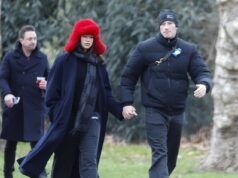 Dua Lipa troca seu biquíni por um casaco aconchegante enquanto ela e o noivo Callum Turner se preparam para tocar em 2026 no frio Reino Unido, após sua escapadela na praia mexicana