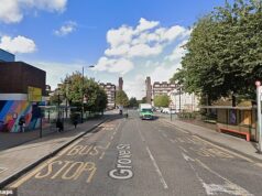 Caçada é lançada por suspeito de assassinato depois que homem de 23 anos é esfaqueado até a morte em ataque na véspera de Ano Novo