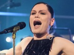 Jessie J, 37, detalha sua batalha ‘difícil’ contra o câncer de mama no Hootenanny de Jools Holland – enquanto ela discute abertamente seus ‘mamilos e seios novos e grandes’ durante o sincero bate-papo de NYE