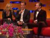 O momento MUITO estranho que Laura Dern conta uma história sobre sua amiga íntima Taylor Swift enquanto estava sentada a centímetros do ex-estrela pop Tom Hiddleston no sofá do programa Graham Norton