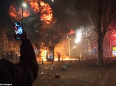 O caos do Ano Novo na Holanda vê dois mortos por fogos de artifício enquanto bandidos lutam nas ruas, violência “sem precedentes” e igreja do século 19 destruída – enquanto o país proíbe a pirotecnia hoje