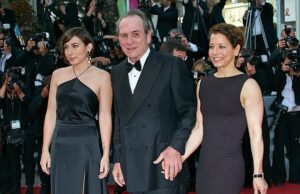 Ligação perturbadora para o 911 revela possível causa da morte da filha de Tommy Lee Jones, Victoria, 34, e diz que ela sofreu ‘mudança de cor’