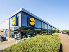 Lidl tem um Natal ‘recorde’ enquanto os clientes compram seu champanhe e comida de festa luxuosa