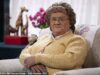 Os telespectadores de Mrs Brown’s Boys imploram à BBC para a sitcom ‘torturante’ do AX, já que o especial do Dia de Ano Novo tem a marca de ‘besteira sem graça’