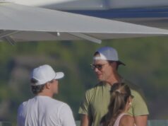 Tom Brady sorri com Leonardo DiCaprio e sua namorada muito mais jovem no iate após uma noite aconchegante com Alix Earle, 25