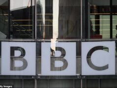 A estrela da rádio BBC Jenny Collins morre: colega de coração partido presta homenagem ao membro fundador de Merseyside