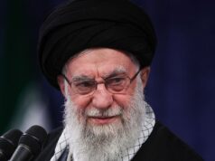 Pelo menos 10 pessoas morreram enquanto protestos violentos se espalhavam por todo o Irã depois que Trump alertou que os EUA estavam “bloqueados, carregados e prontos para partir” devido aos distúrbios