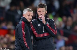 Ole Gunnar Solskjaer e Michael Carrick em uma batalha bidirecional para se tornarem técnico interino do Man United, com uma lenda do clube FORA da disputa e outra com chance remota de substituir Ruben Amorim