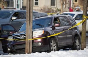 Mulher é morta a tiros pelo ICE depois de ‘tentar atropelar policiais em ato de terrorismo doméstico’