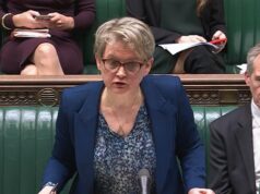 Embaixador do Irã no Reino Unido convocado por reprimir a sangrenta repressão do regime aos protestos pró-democracia