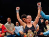 A campeã mundial de boxe de El Paso, Stephanie Hahn, comemora a vitória com os fãs