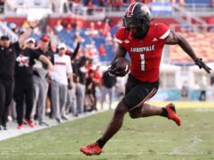 Louisville RB Isaac Brown diz que está entrando no portal de transferências