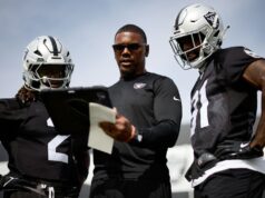 Deland McCullough, dos Raiders, usa uma história de mudança de vida para inspirar os jogadores