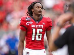 Iniciando QB CJ Bailey retornando ao NC State para a temporada de 2026