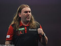 Semifinal do Campeonato Mundial de Dardos de 2026: placar ao vivo e atualizações set a set enquanto Ryan Searle atrapalha Luke ‘The Nuke’ Littler chegando à terceira final consecutiva enquanto Gary Anderson enfrenta o novo número 1 holandês Gian van Veen