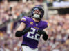 Harrison Smith permanece com os Vikings neste momento, já que sua 14ª temporada terminou