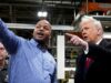 Trump enlouqueceu com o aparente questionador durante uma visita a uma fábrica da Ford em Michigan