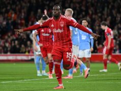 Arnaud Kalimuendo, do Nottingham Forest, está pronto para retornar à Ligue 1