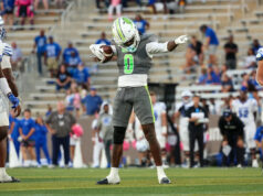 A programação de Iverson Hooks para transferência da UAB se reúne com o futebol de Auburn