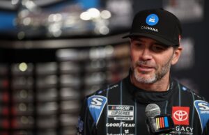 Jimmie Johnson terá vaga garantida na Daytona 500 de 2026