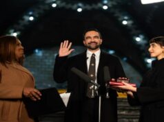 Primeiro dia de mandato como prefeito da cidade de Nova York, Zohran Mamdani revoga uma série de regulamentos que apoiam Israel