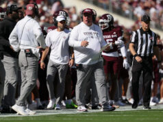 Texas A&M promove novos treinadores de wide receivers e quarterbacks