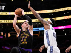 Doncic e James marcaram 30+ pela primeira vez nesta temporada na vitória do Lakers por 128-121 sobre o Grizzlies.