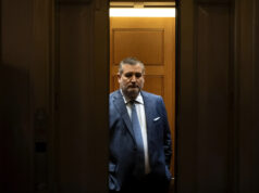 Veja o anônimo Ted Cruz se entregando brutalmente