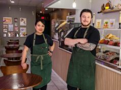 Nem mesmo o fogo conseguiu impedir este casal de East Bay de servir guloseimas doces e salgadas