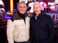 Andy Cohen e Anderson Cooper brindam o Ano Novo com uma dose de tequila