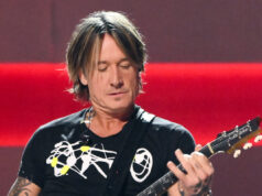 Keith Urban apresenta uma versão rock de “Straight Line” durante o show de Ano Novo em Nashville