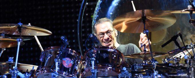 Getty_AlexVanHalen2000_010226.jpg