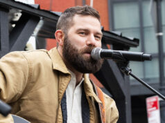 Jordan Davis canta suas “duas músicas favoritas para tocar ao vivo” no ‘Dick Clark’s Rockin’ New Year’s Eve’