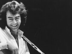 Neil Diamond escreveu originalmente a música para um seriado de TV de Norman Lear antes de gravá-la com Barbra Streisand e se tornar um hit número 1.