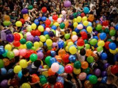 Balões caem sobre a baía na véspera de Ano Novo – Mercury News