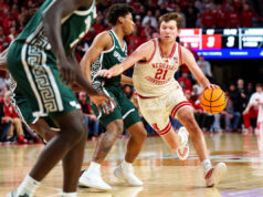 A rotatividade diminui o basquete do estado de Michigan em uma batalha épica com Nebraska