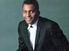 Neste dia de 1971, Charlie Pride era a marca registrada do país número 1 – inspirado em um bebê recém-nascido e em um beijo de bom dia.