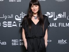 Dakota Johnson usa sutiã esportivo que os compradores chamam de ‘tão confortável’