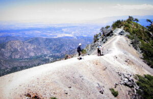 O homem que morreu na queda das montanhas da Califórnia era calouro na Universidade de Santa Clara