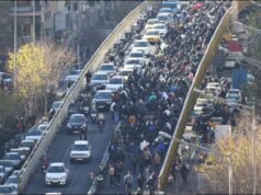 três mortos no Irã enquanto cidadãos entram em confronto com a polícia por causa de preços altos e crise econômica | Notícias do mundo