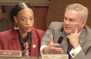 Uma audiência de supervisão de fraude em Minnesota se transforma em um tiroteio entre Comer e Lee