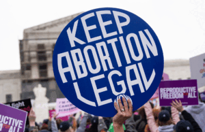 A Suprema Corte do Wyoming derrubou leis estaduais que proíbem o acesso ao aborto