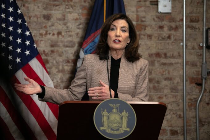021026_hochul_mamdani_building_presser-10.jpg
