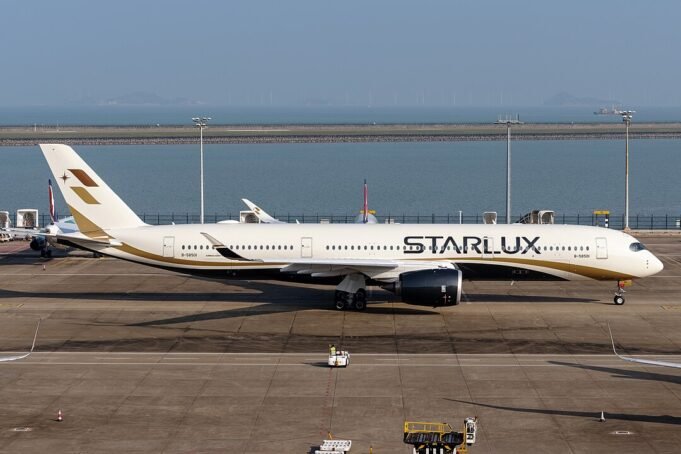 1080px-Starlux_Airlines_Airbus_A350-941_B-58501_52488729985.jpg
